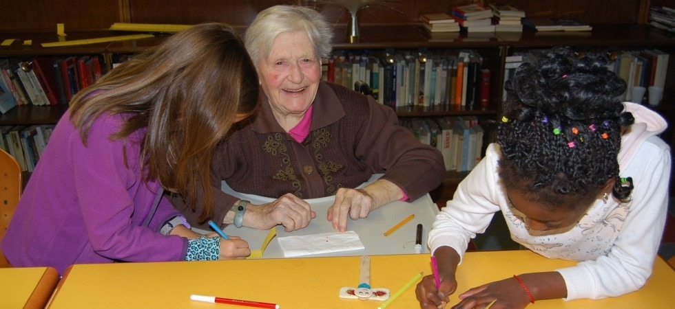 Bambini e anziani insieme per Natale all'insegna della solidarietà